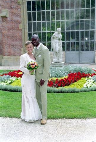 c mon frere michel avec celine sa femme le jour de leur mariage